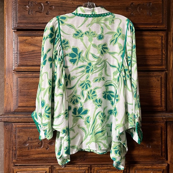 Entro White and Green Floral Wide Sleeve Button Down Shirt - Picture 7 of 11